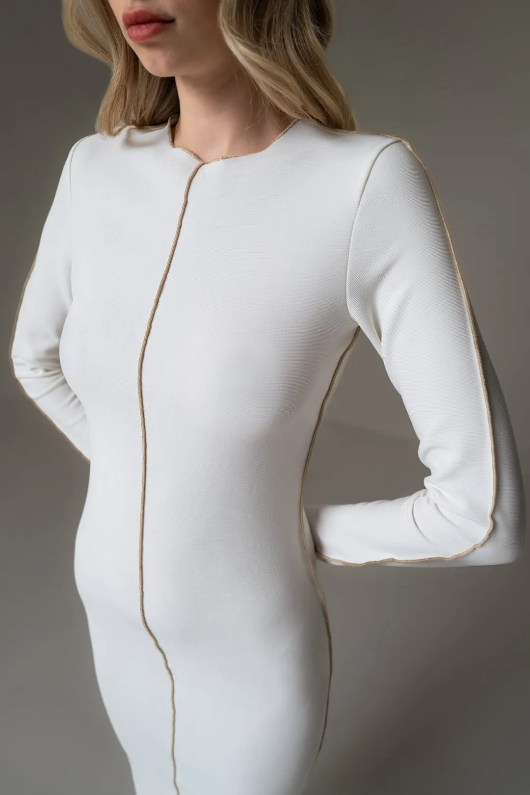 CONTRAST OVERLOCKING DETAIL DRESS